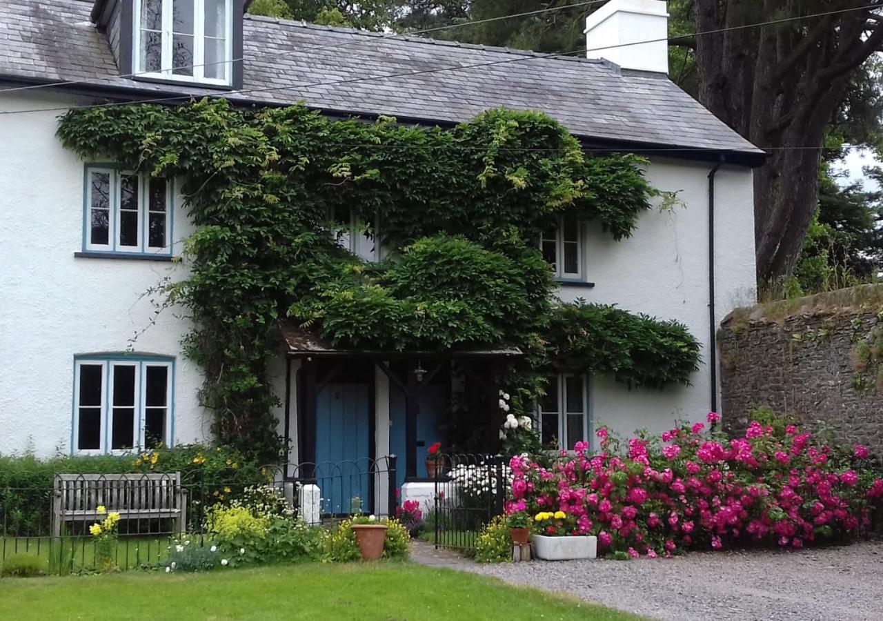 Castell Madoc Cottages Lower Chapel Екстериор снимка